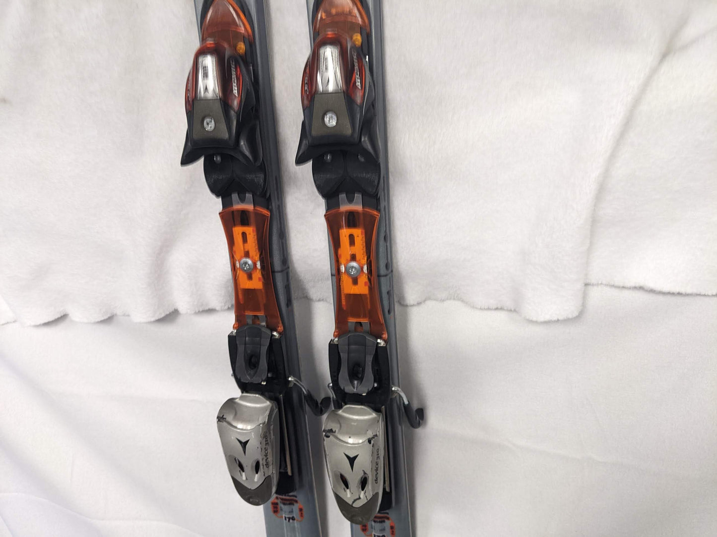 Atomic Beta Smart Zone PC Skis with Atomic Bindings Size 170 Cm Color Gray Condition Used