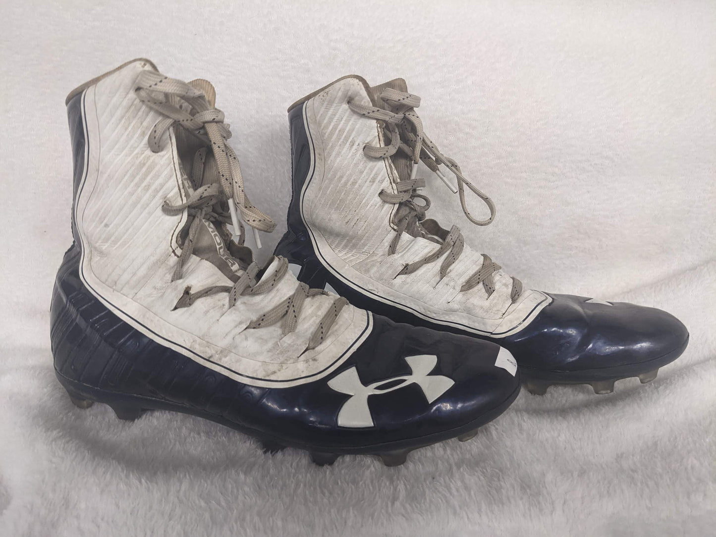 Under Armour Hightlight Cleats Size 8 Color White Condition Used