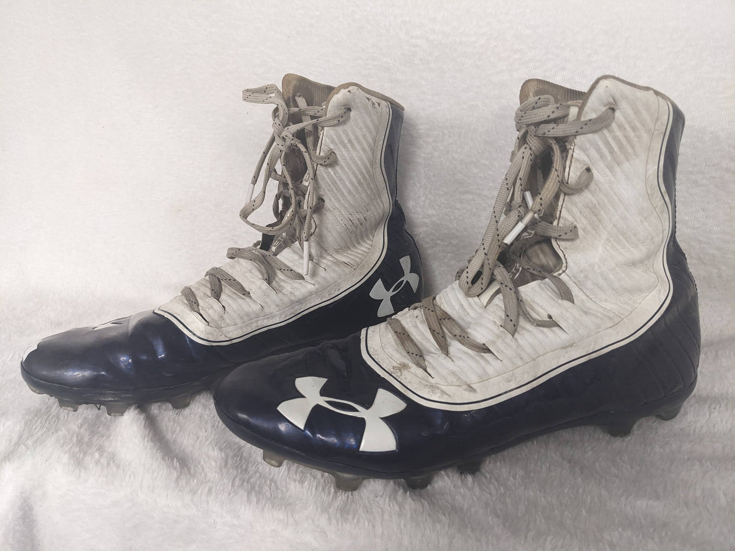 Under Armour Hightlight Cleats Size 8 Color White Condition Used