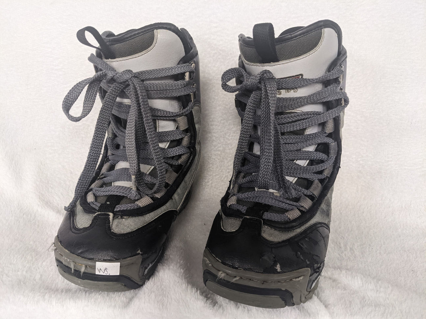 Vans Womens Snowboard Boots Size Womens 5 Color Gray Condition Used
