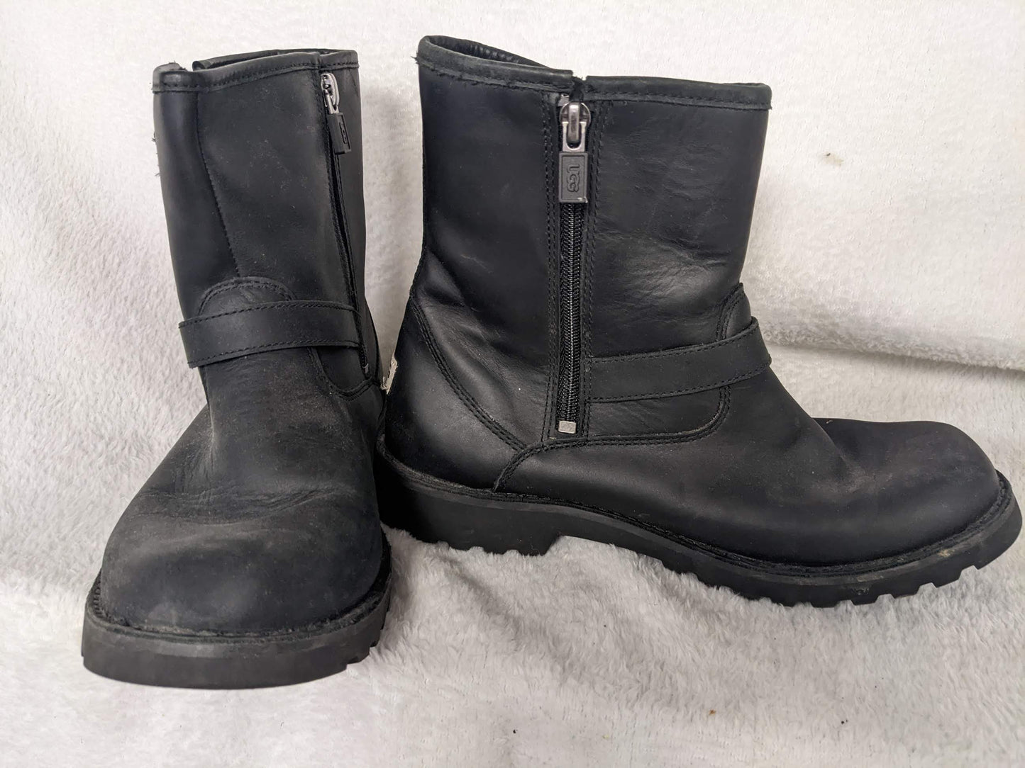 Ugg Winter Boots Size 5 Color Black Condition Used