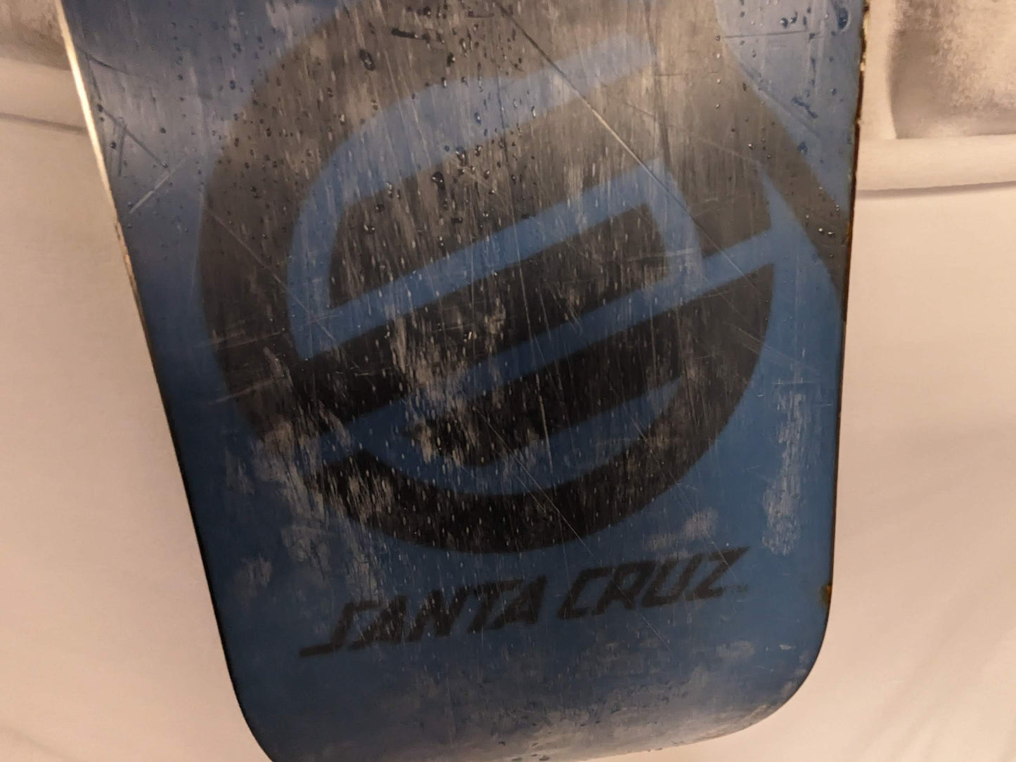 Santa Cruz Snowboard *Deck Only*No Bindings* Size 153 Cm Color Gray Condition Used