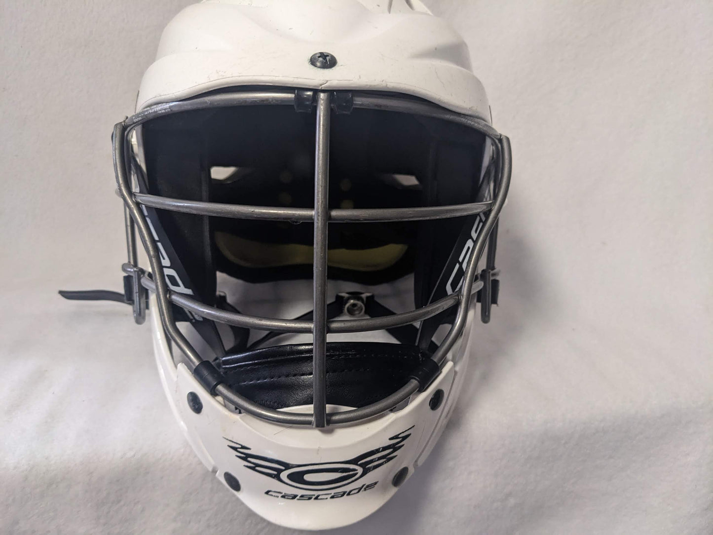 Cascade CPV-R Youth Lacrosse Helmet w/Cage Size Adjustable Color White Condition Used