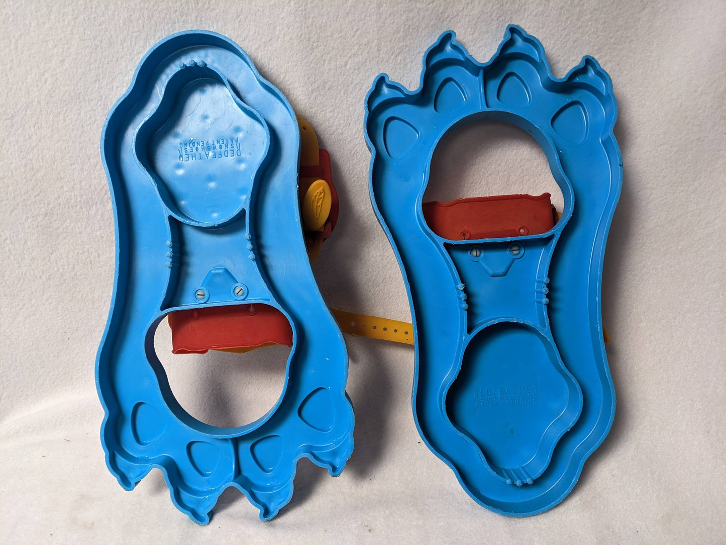 Redfeather Snowpaw Kids Snowshoes Size 14 In Color Blue Condition Used
